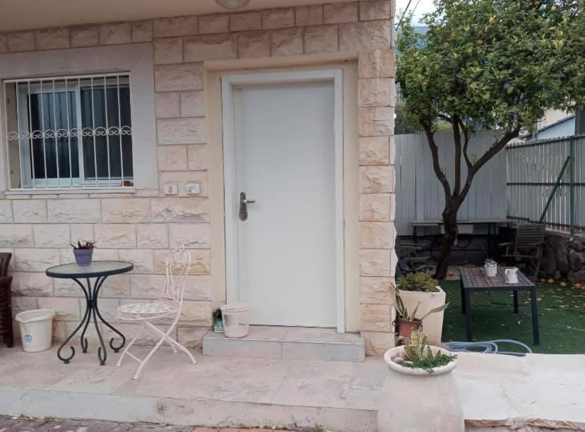 דירה ירוקה על הנחל Apartment Qiryat Shemona Exterior photo